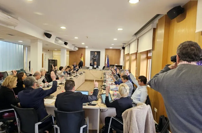 El Pleno aprueba la cesión del edificio de Marqueses de Valdecilla y Pelayo a Gesvican para viviendas de alquiler asequible