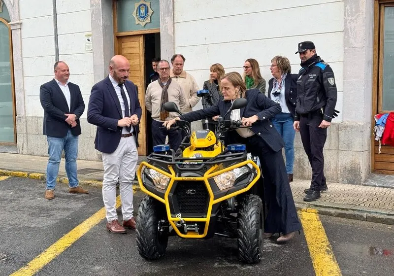 Noticias de Cantabria | El Cántabro | El Gobierno cántabro mejora los medios de la Policía Local de Laredo para reforzar la seguridad