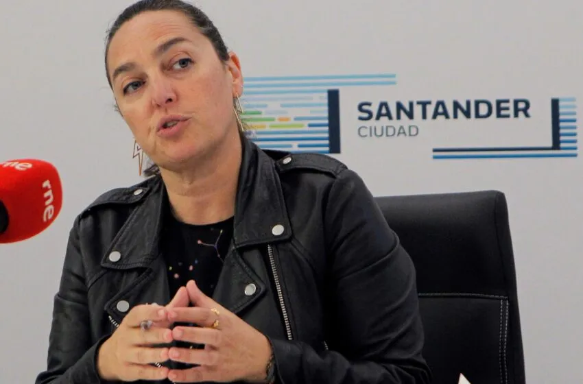 Noticias de Cantabria | El Cántabro | Santander conmemora el Día de la Poesía con una exposición y lectura poética en el jardín de Jado