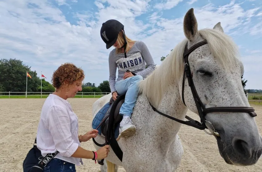  Equinoterapia y defensa personal:  dos cursos dirigidos a las mujeres de Santa Cruz de Bezana