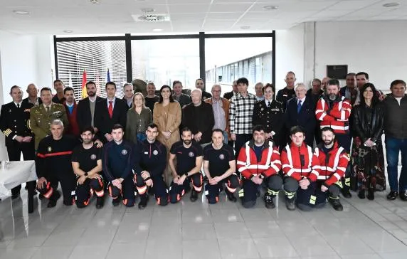 Noticias de Cantabria | El Cántabro | La alcaldesa felicita a los bomberos con motivo de la festividad de su patrón