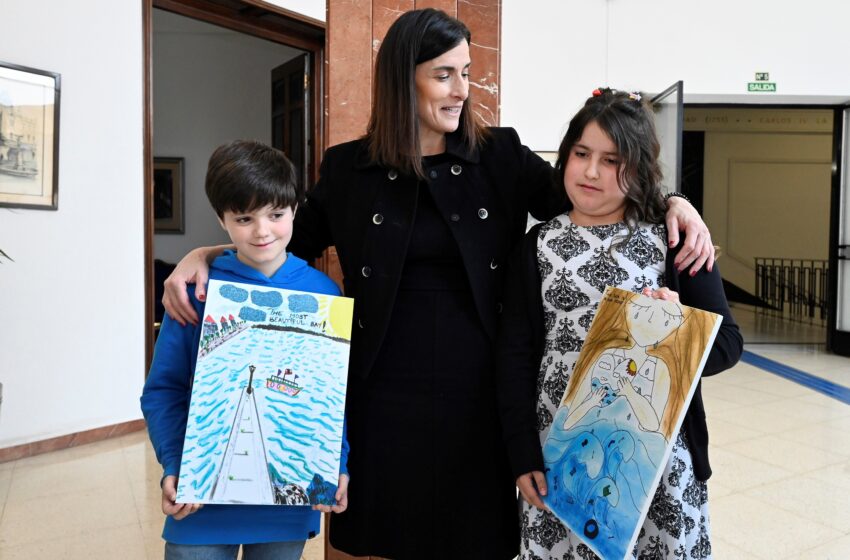 Dos alumnos del Marqués de Estella representarán a Santander en el concurso de dibujo sobre la Bahía