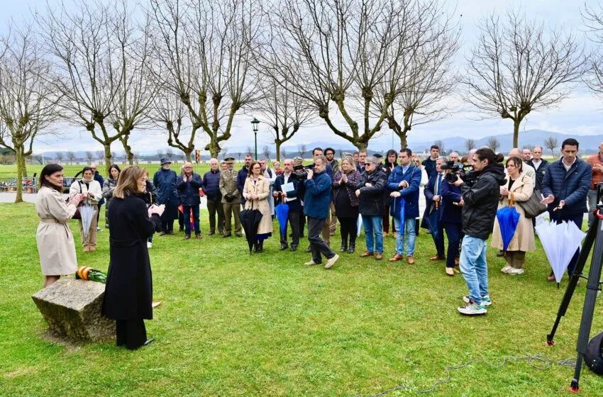 Noticias de Cantabria | El Cántabro | La alcaldesa reivindica “la dignidad y la memoria” de las víctimas del terrorismo