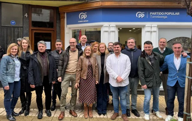 El PP de Torrelavega inaugura nueva sede en Torrelavega para estar aún más cerca de sus vecinos