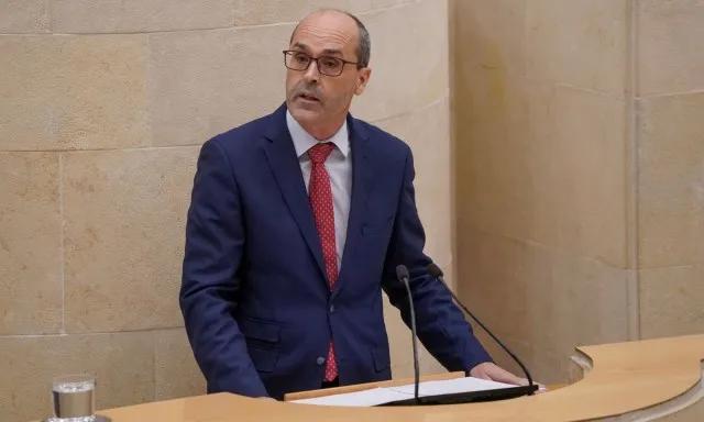  «Los datos del descenso del paro demuestran que ahora Cantabria está encauzada en la dirección correcta», afirma Juan José Alonso