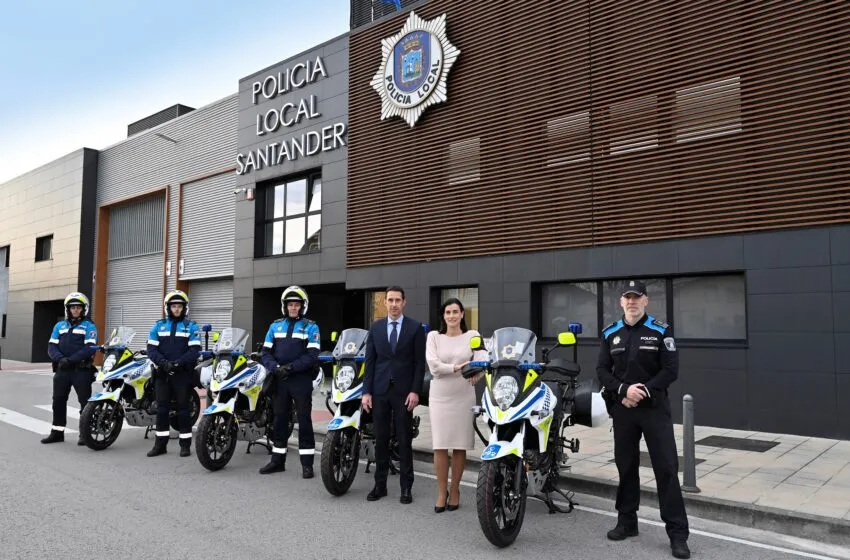 Noticias de Cantabria | El Cántabro | La Policía Local aumenta su parque móvil con la incorporación de cuatro nuevas motocicletas