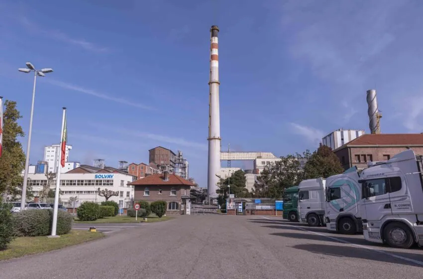 Noticias de Cantabria | El Cántabro | López Estrada satisfecho por la decisión de Solvay de construir en Torrelavega la mayor planta de cogeneración de biomasa de España