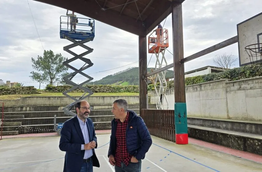 Noticias de Cantabria | El Cántabro | El Ayuntamiento realiza labores de mantenimiento en la pista cubierta ‘Jesús Velarde’ de Viérnoles