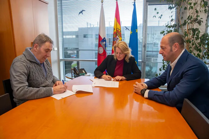 Noticias de Cantabria | El Cántabro | Gobierno y Asociación Frisona de Cantabria renuevan su colaboración para impulsar la mejora genética en la región