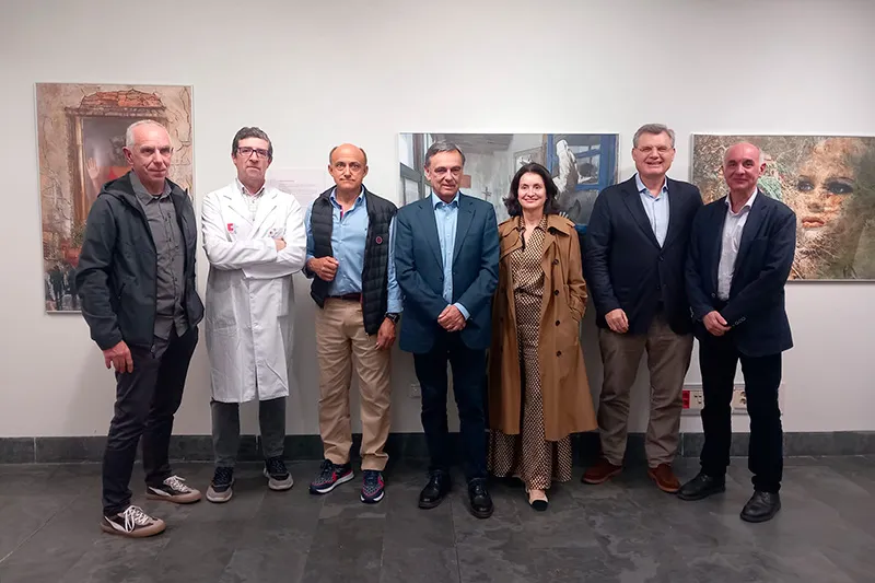 Noticias de Cantabria | El Cántabro | La muestra fotográfica 'Desde diferentes miradas' para sensibilizar sobre enfermedades mentales podrá verse durante todo el mes de marzo en Valdecilla