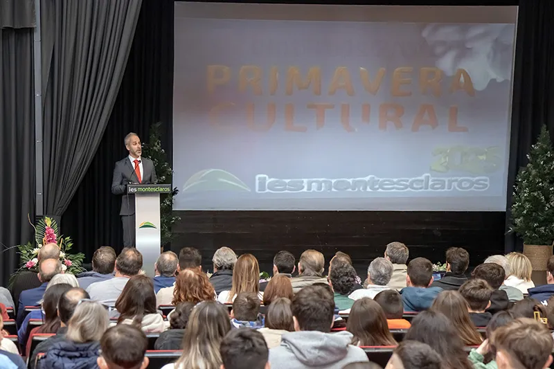  Silva destaca la Primavera Cultural del IES Montesclaros como ejemplo de apertura de los centros educativos al entorno y de fomento de la igualdad de oportunidades