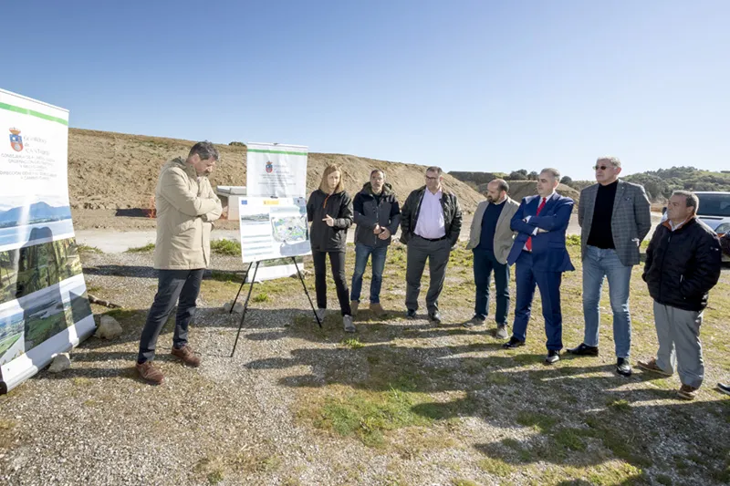 Noticias de Cantabria | El Cántabro | Media visita los trabajos de recuperación de la biodiversidad de la cantera de Solvay en Cuchía