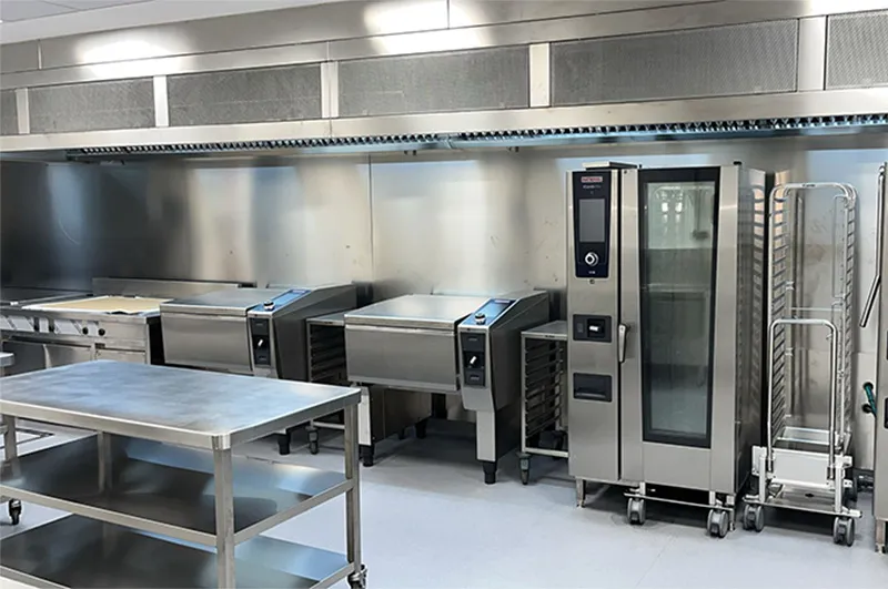 Noticias de Cantabria | El Cántabro | Gómez del Río destaca el gran papel que realiza la residencia La Caridad en el cuidado y atención de las personas mayores