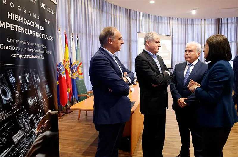  Arasti presenta el Programa de Hibridación que impulsará la formación en Competencias Digitales de los estudiantes de la UC y favorecerá su empleabilidad