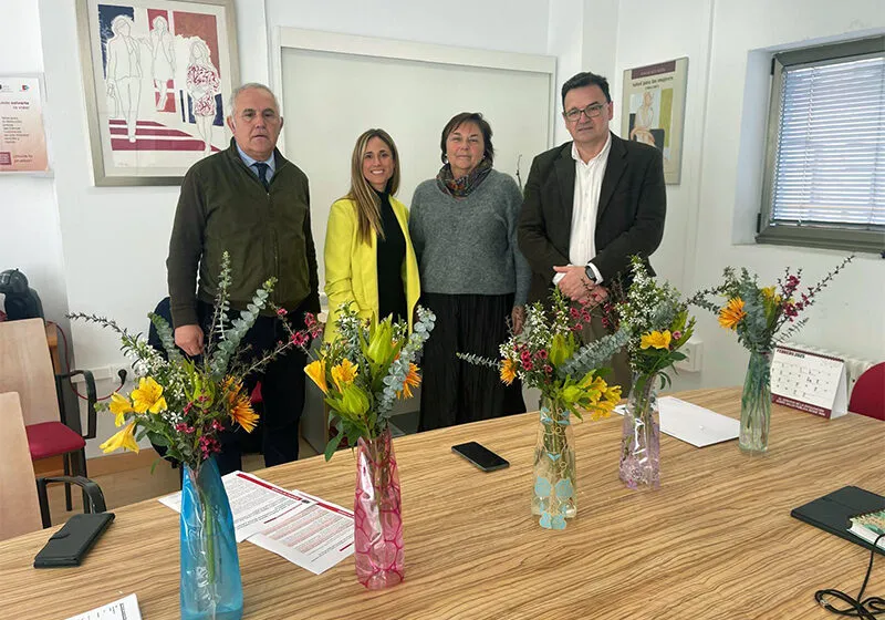  Salud y Comercio acuerdan con los floristas de Cantabria la regulación para introducir flores y plantas en los centros sanitarios