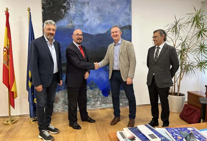 Noticias de Cantabria | El Cántabro | Un total de 20 menores derivados por Pediatría y Psiquiatría participarán en el programa ‘Racing Saludable’ gracias a un convenio entre la FMV y la Fundación del club de fútbol