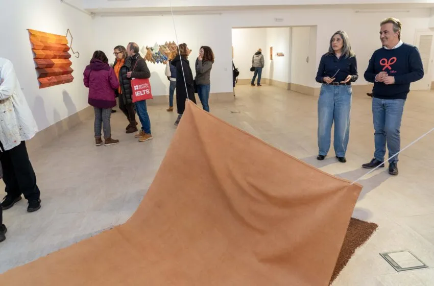  El Centro Cultural La Vidriera de Camargo inaugura la muestra ‘Algo que tiene que ver con el tacto: la piel de la Tierra’