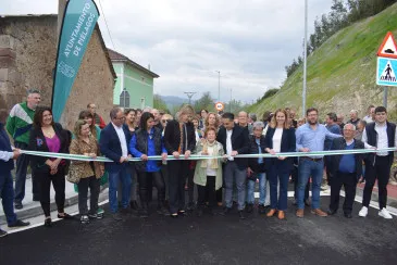 Noticias de Cantabria | El Cántabro | Caramés: La ampliación de la ‘carretera negra’ de Vioño no es sólo una obra terminada sino un símbolo de lo que se consigue cuando Ayuntamiento y vecinos remamos en la misma dirección