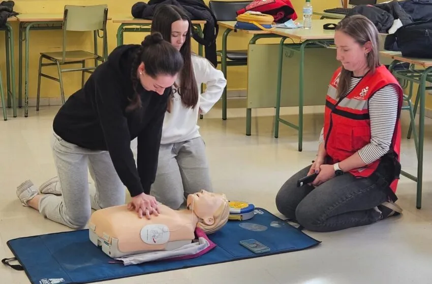 Noticias de Cantabria | El Cántabro | Camargo fomenta el conocimiento de primeros auxilios en los centros escolares en colaboración con el Colegio de Enfermería