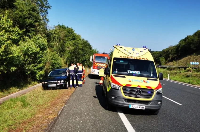 Noticias de Cantabria | El Cántabro | Movilizados bomberos de Cantabria por salida de vía en la A-8 a la altura de Hazas de Cesto