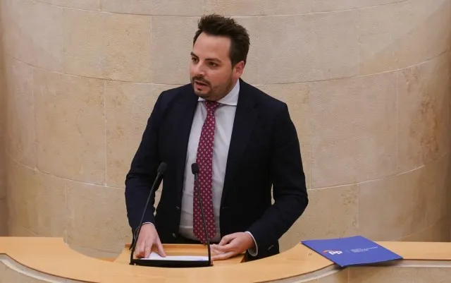 Noticias de Cantabria | El Cántabro | El PP critica el "cinismo sin límites" de PRC y PSOE sobre las retribuciones de los docentes