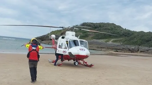 Noticias de Cantabria | El Cántabro | Rescatada en helicóptero una mujer herida en la playa de La Arena, en Arnuero