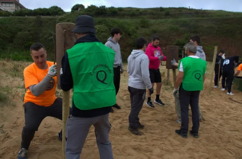 Más de sesenta jóvenes y familias se sumaron a la jornada de voluntariado ambiental