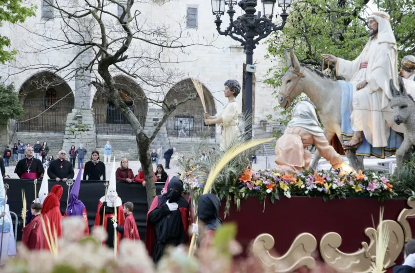 Noticias de Cantabria | El Cántabro | Urrutia acude a los actos de la procesión del Santo Entierro de Santander