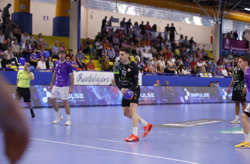 Los siete metros condenan al Bathco BM Torrelavega en su visita a Guadalajara (28–25)