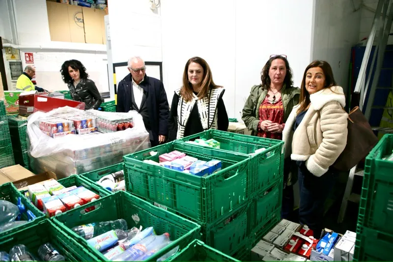 Noticias de Cantabria | El Cántabro | Cruz Roja y Banco de Alimentos recibirán 1.017.440 euros para gestionar la tarjeta monedero de familias vulnerables