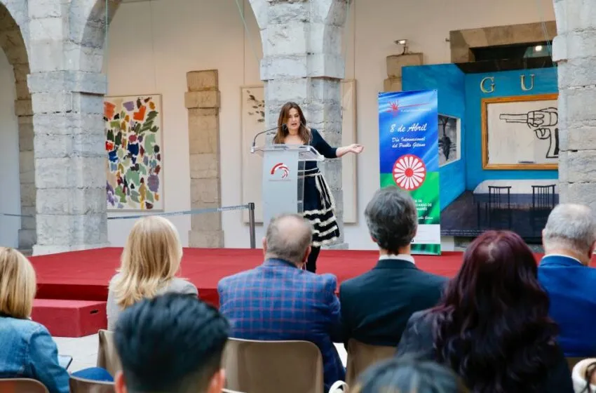  Gómez del Río anuncia que en los próximos días se presentará el plan estratégico para la población gitana