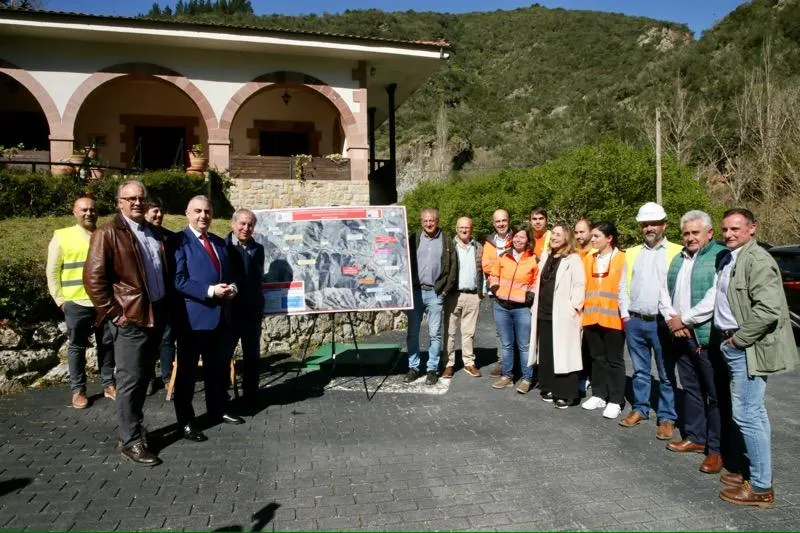  Media asiste al inicio de las obras de mejora del Plan Liébana que garantizarán el abastecimiento de agua a cuatro municipios de la comarca