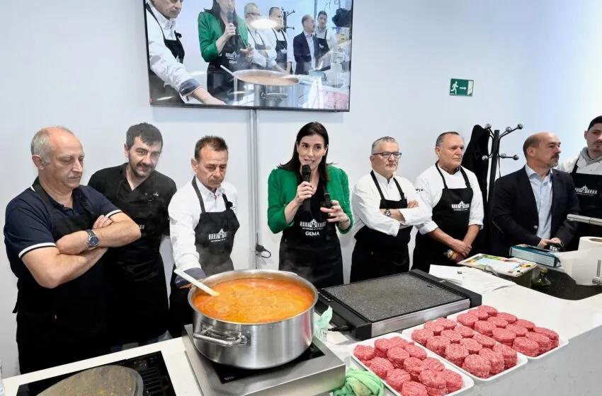 Noticias de Cantabria | El Cántabro | Abre ‘La Cocina de la Plaza’, un aula gastronómica dedicada a los productos de la Esperanza