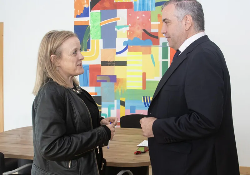 Noticias de Cantabria | El Cántabro | Isabel Urrutia recibe al nuevo decano del Colegio de la Abogacía de Cantabria, Carlos Pérez