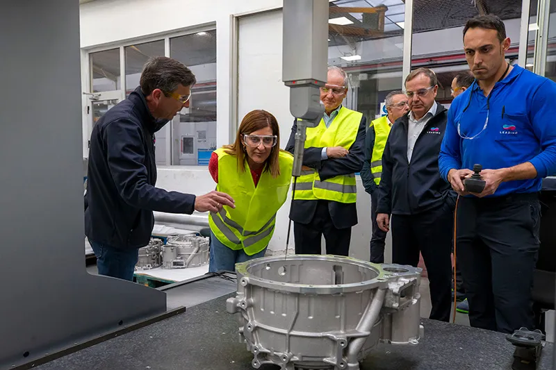  Buruaga ofrece el respaldo del Gobierno a la empresa Leading de San Felices y valora su participación en el ITER