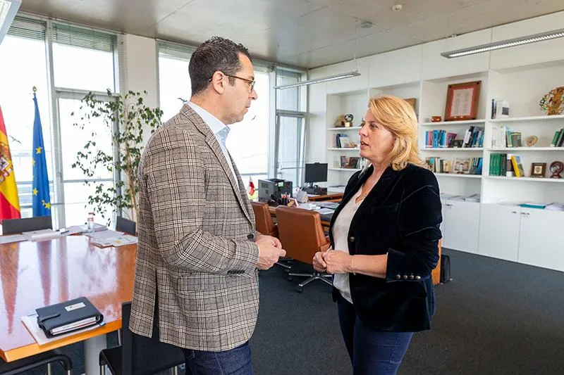  La Consejería de Desarrollo Rural analizará la reparación del camino la Eria, en Pesúes