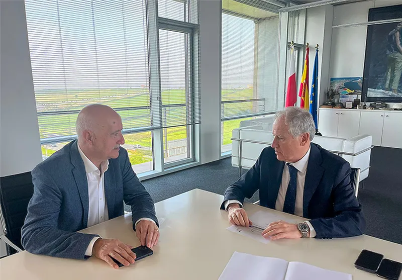  Arasti analiza con el alcalde de Campoo de Suso varios proyectos de interés y estudia futuras vías de colaboración