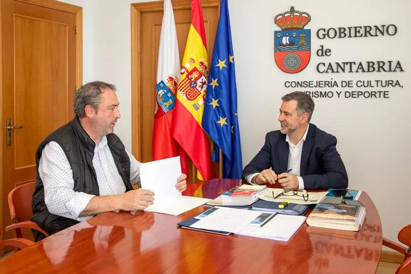 Noticias de Cantabria | El Cántabro | Martínez Abad y el alcalde de Penagos acuerdan colaborar para que Cabárceno siga siendo un recurso turístico de "primer orden"