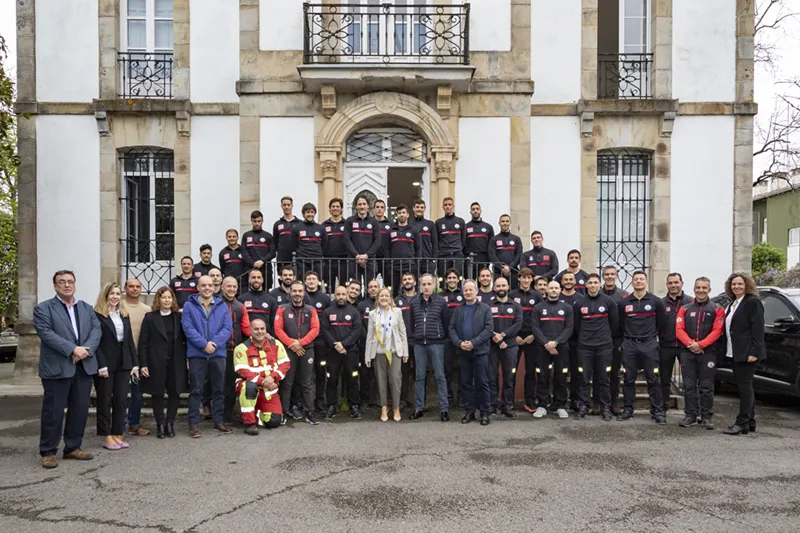 Urrutia da la bienvenida a 13 nuevos bomberos autonómicos y anuncia la convocatoria de 20 plazas más en septiembre