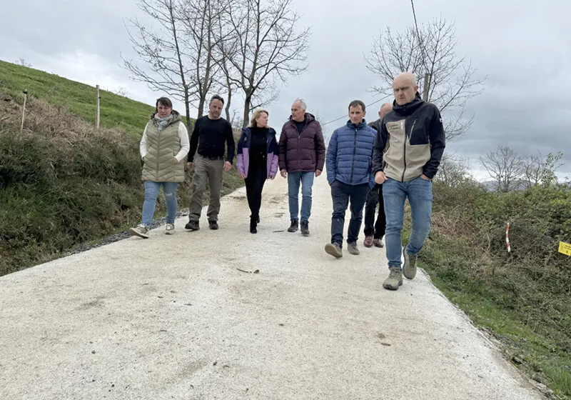 La Consejería de Desarrollo Rural repara el camino El Lombo, en San Martín, en el municipio de Soba