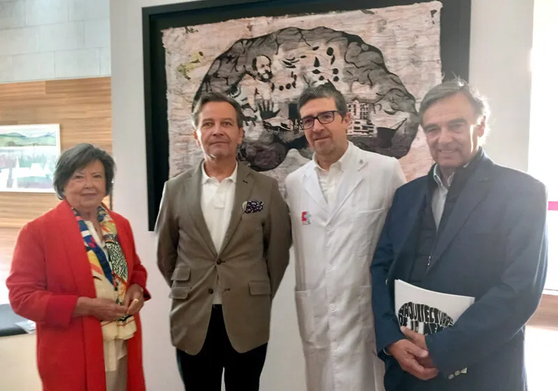  El artista parisino Pierre d’Argyll dona la obra ‘Thinking Santander’ a la Fundación Marqués de Valdecilla que la incorpora a la galería del Hospital Valdecilla