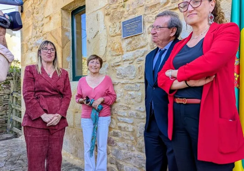 Noticias de Cantabria | El Cántabro | La Delegación del Gobierno homenajea en Rasines a la familia Montes Maza, víctimas del exilio y la represión franquista
