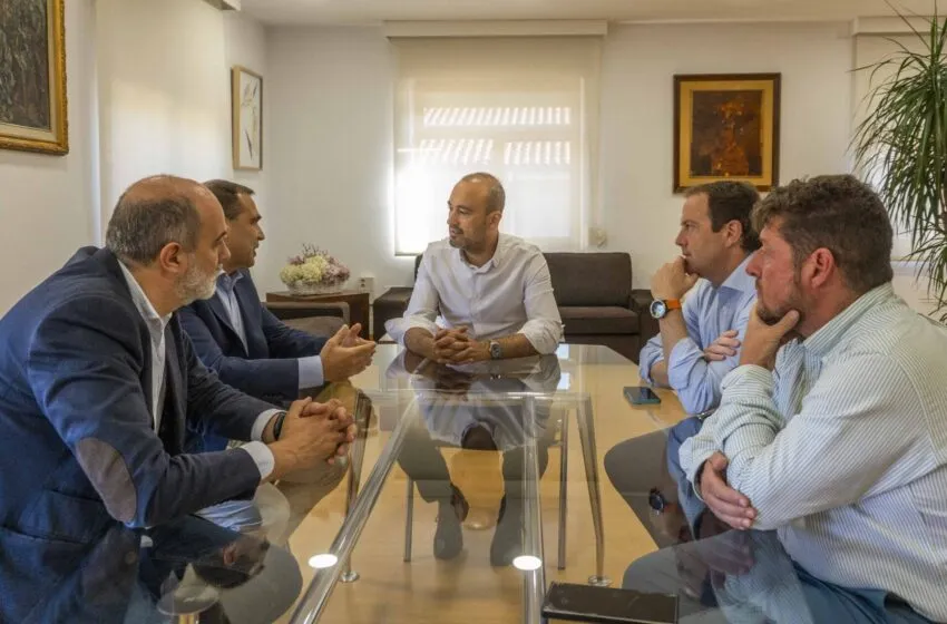 Noticias de Cantabria | El Cántabro | López Estrada se reúne con representantes del Clúster Tera