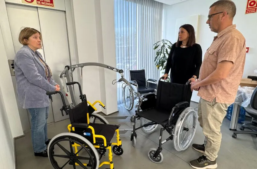  Bezana amplía su servicio gratuito de ayudas técnicas con dos nuevas sillas de ruedas