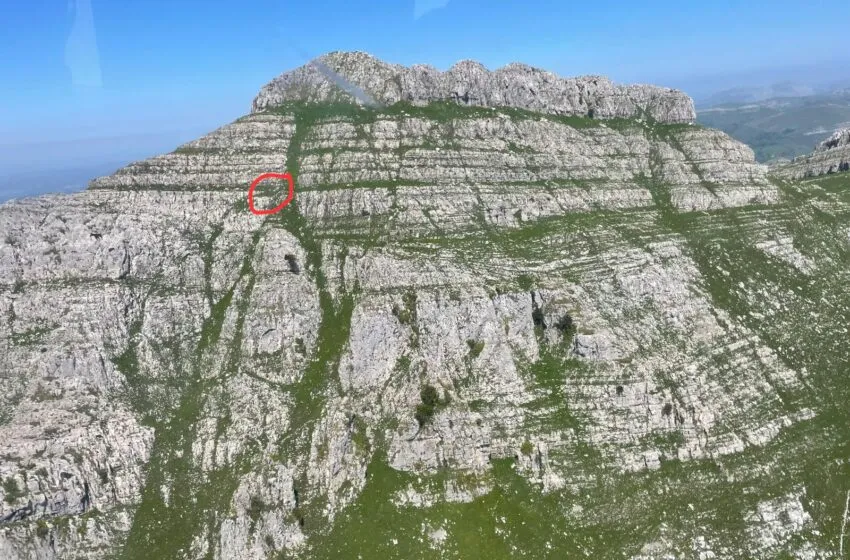 Una senderista resulta herida muy grave al ser alcanzada por una roca en Los Pozos de Noja (Miera)