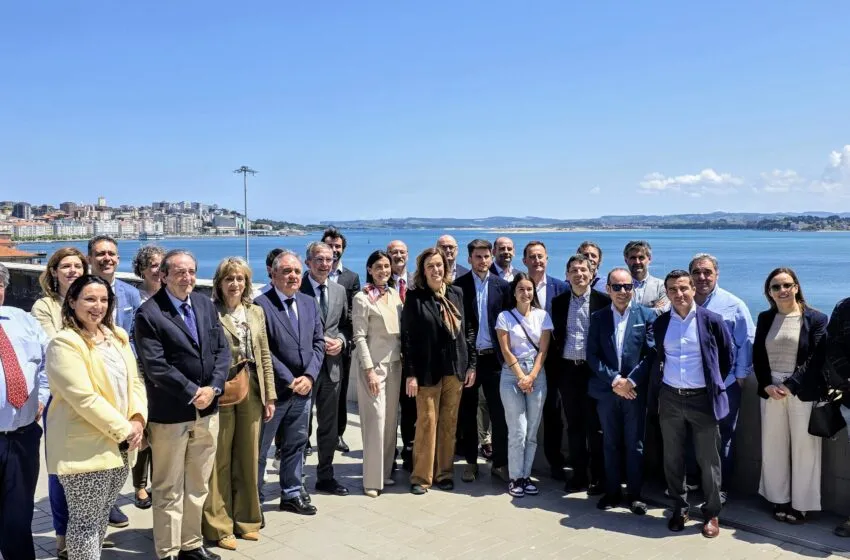 Noticias de Cantabria | El Cántabro | El Puerto de Santander estrecha lazos logísticos con el empresariado palentino