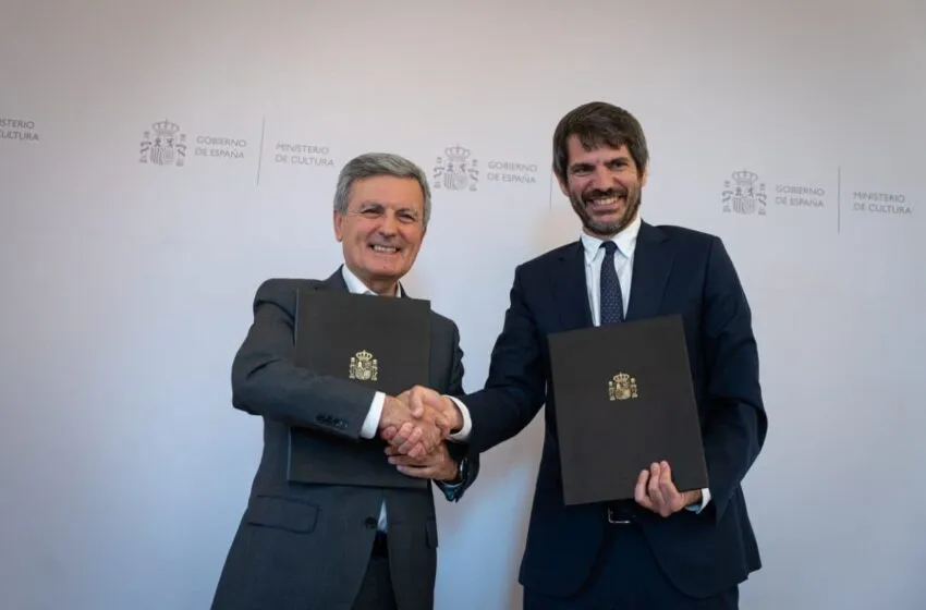 Noticias de Cantabria | El Cántabro | El Ministerio de Cultura y Correos firman un convenio para favorecer el comercio de las librerías de proximidad