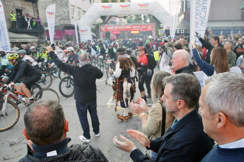  Martínez Abad da la salida a ‘Los 10.000 del Soplao by TotalEnergies’