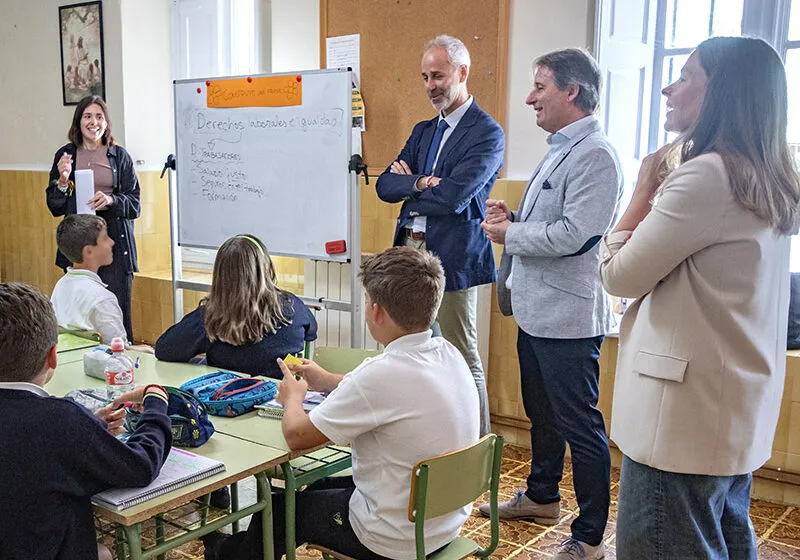 Noticias de Cantabria | El Cántabro | Silva reconoce la labor del Colegio La Inmaculada Concepción en el 200 aniversario de su congregación