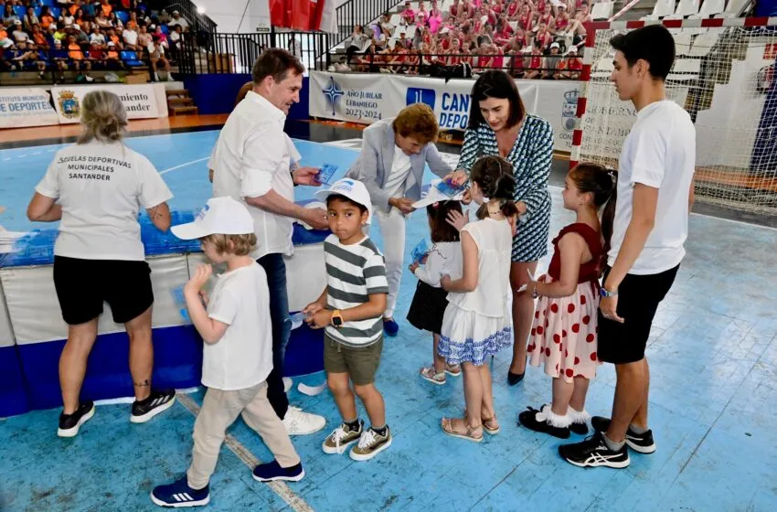 Noticias de Cantabria | El Cántabro | La alcaldesa asiste a la clausura de las escuelas deportivas municipales 2024-25
